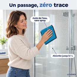 Paroi de douche essuyée avec le chiffon microfibre